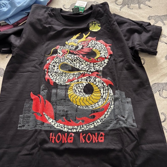 Hong Kong Tee (NEW) size L (fits like S) - Picture 1 of 4